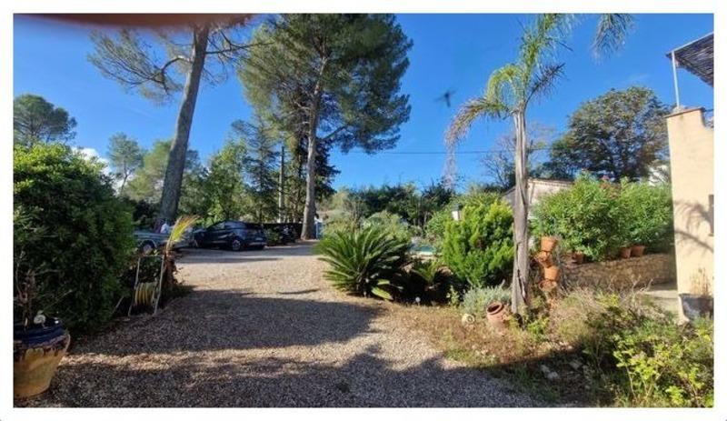 Maison - 205 m² - 7 pièces