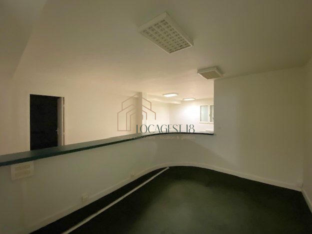 Local commercial - 106 m² - 4 pièces