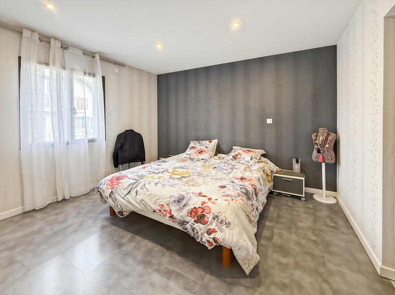 Maison - 180 m² - 6 pièces