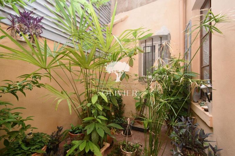 Maison - 445 m² - 10 pièces