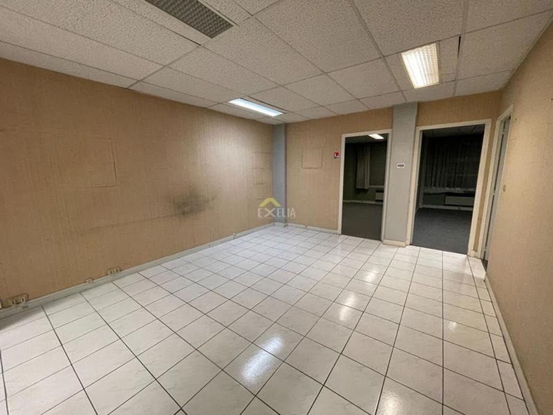 Bureau - 242 m²