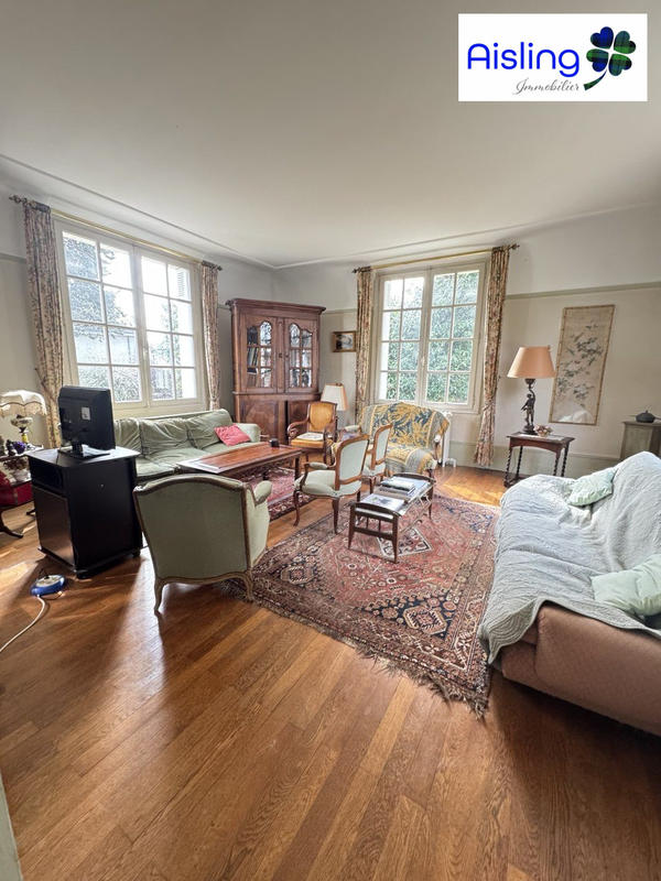 Maison ancienne - 196 m² - 8 pièces