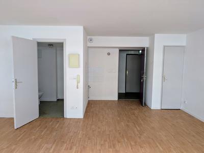 Local d'activités - 166 m²