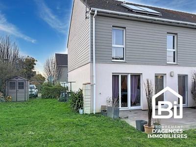 Maison - 92 m² - 5 pièces