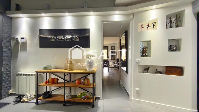 Maison - 270 m² - 10 pièces