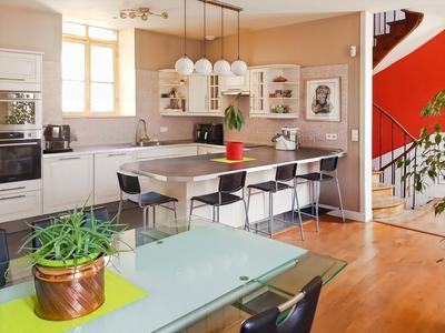 Maison - 263 m² - 6 pièces