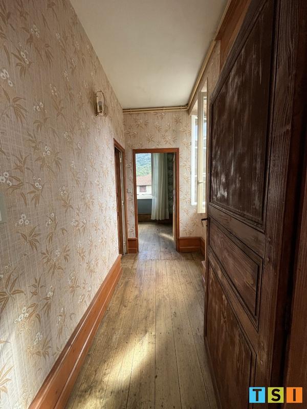 Maison - 200 m² - 7 pièces