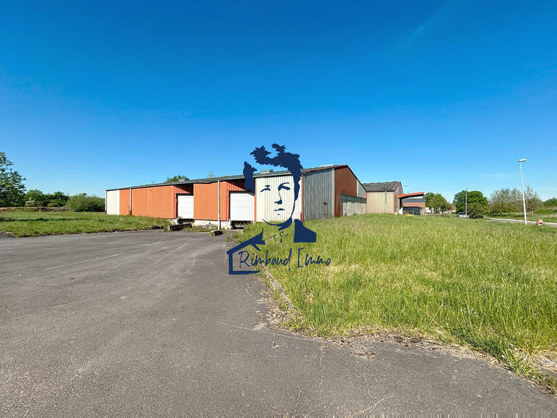 Entrepôt - 2 400 m²