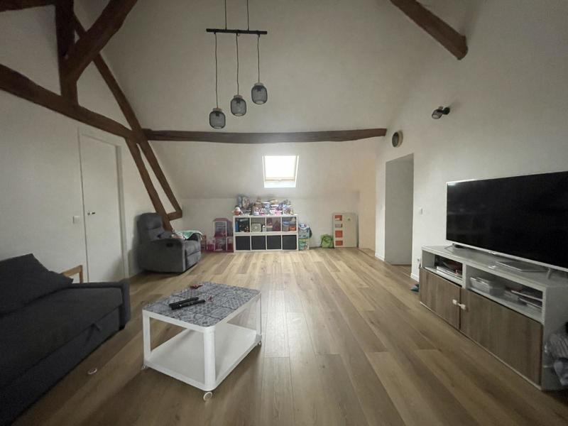 Maison - 216 m² - 8 pièces