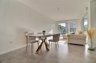 Appartement - 105 m² - 4 pièces