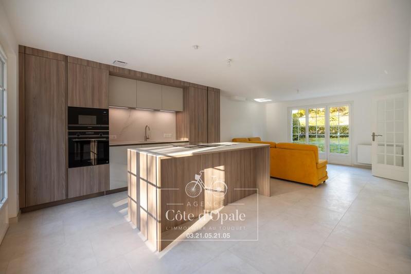 Maison - 215 m² - 6 pièces