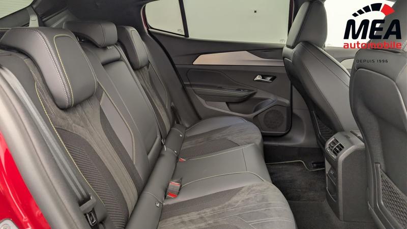 Peugeot 408 Hybrid 145 e-Dcs6 Gt