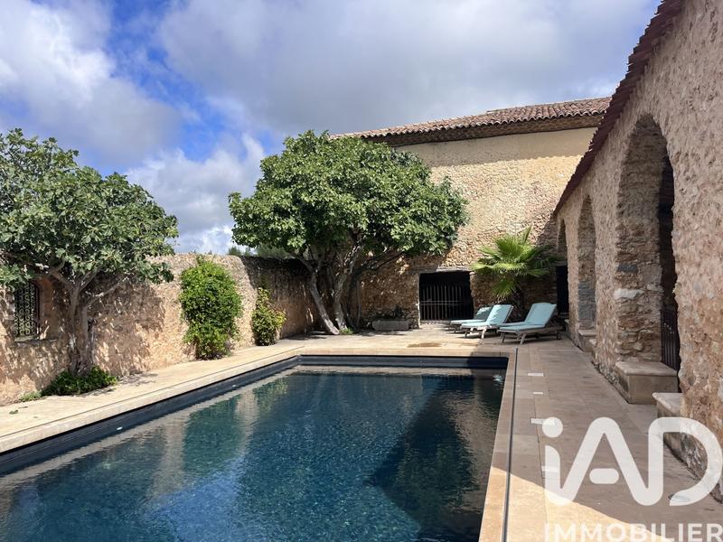 Maison - 650 m² - 11 pièces