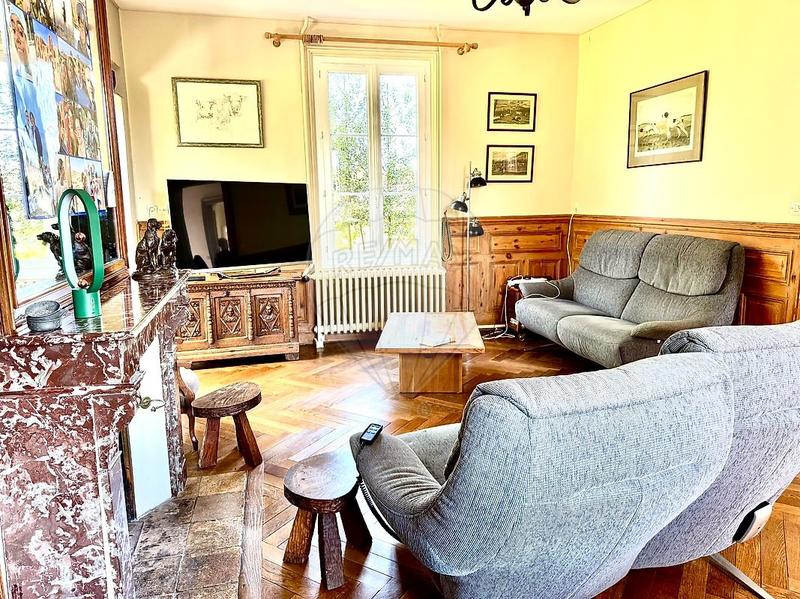 Maison - 177 m² - 9 pièces