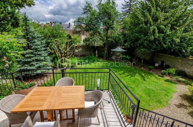 Maison bourgeoise - 204 m² - 9 pièces