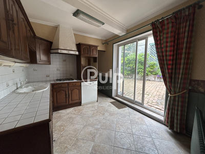 Maison - 180 m² - 7 pièces