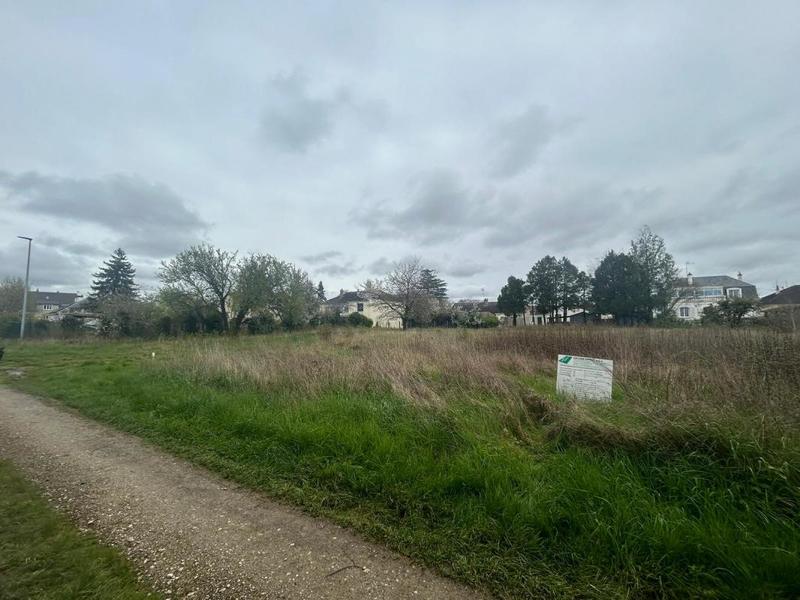 Terrain constructible - 800 m²
