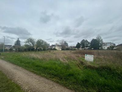 Terrain constructible - 800 m²