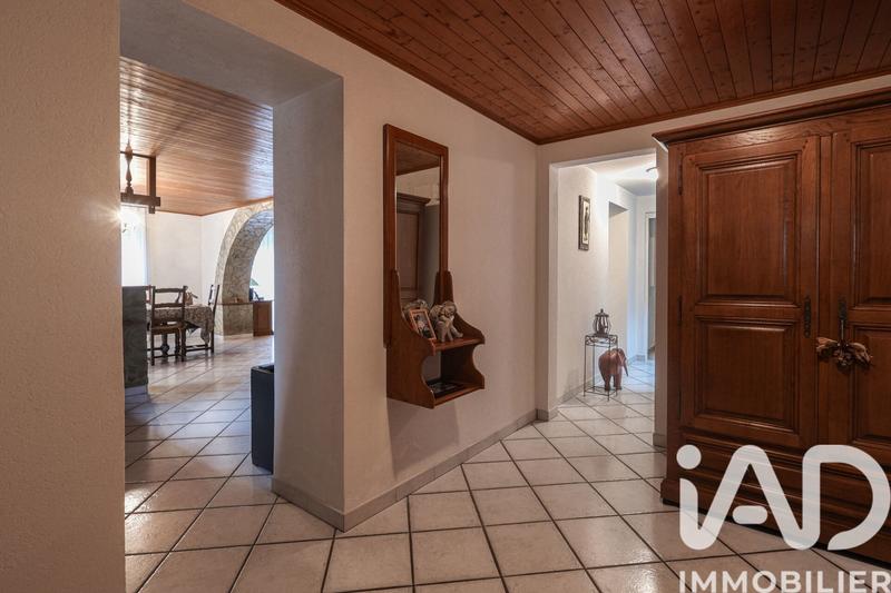 Maison - 258 m² - 7 pièces