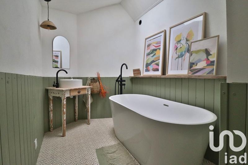 Maison - 198 m² - 8 pièces