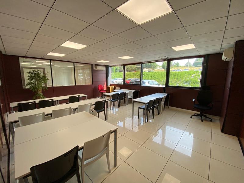 Bureau - 214 m²