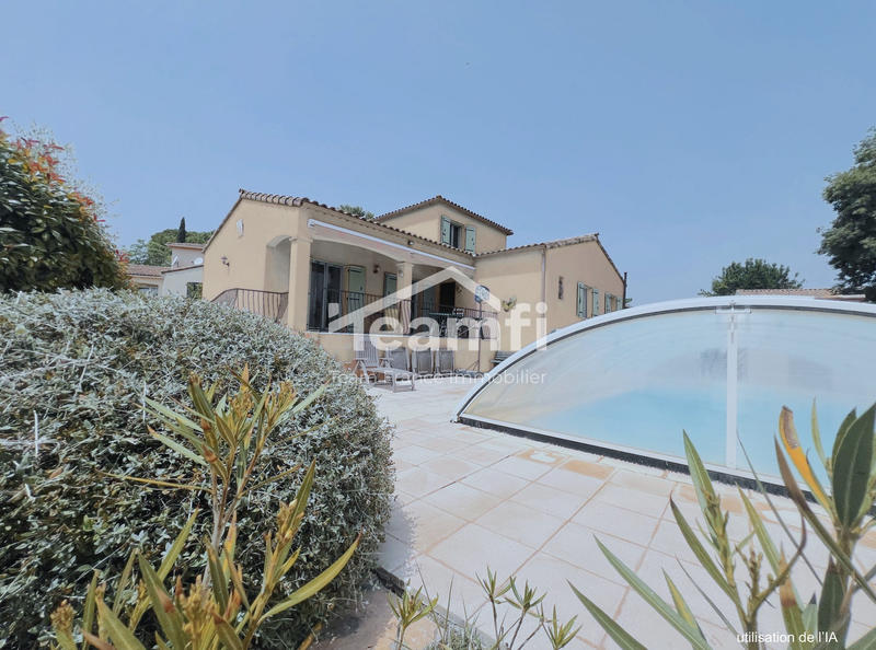 Maison traditionnelle - 115 m² - 5 pièces