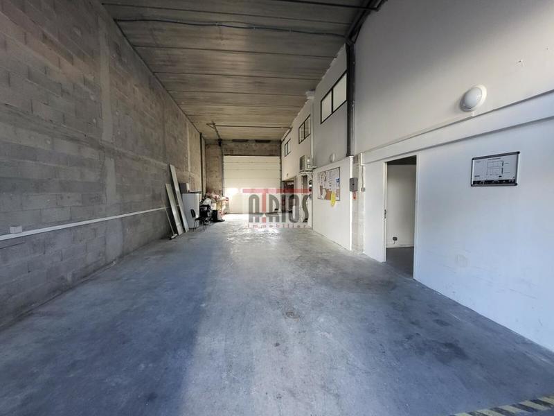 Entrepôt - 427 m²