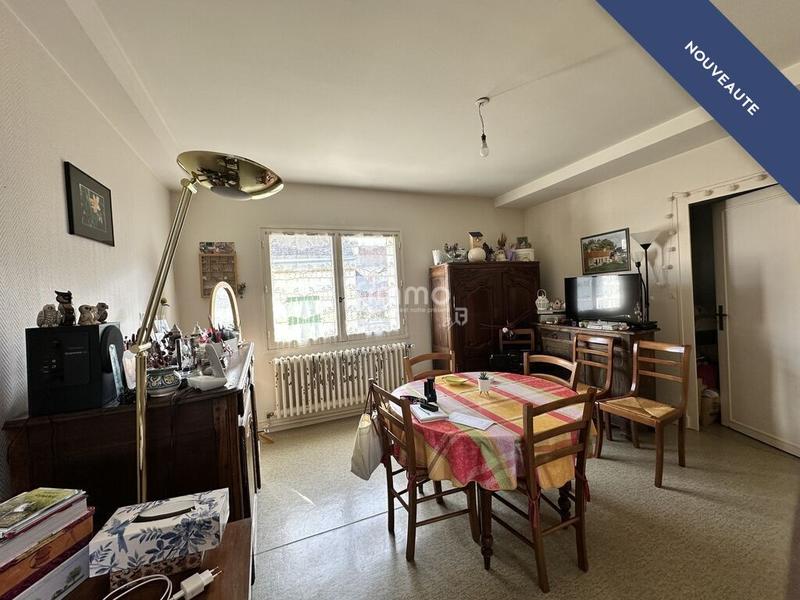 Maison - 205 m² - 11 pièces