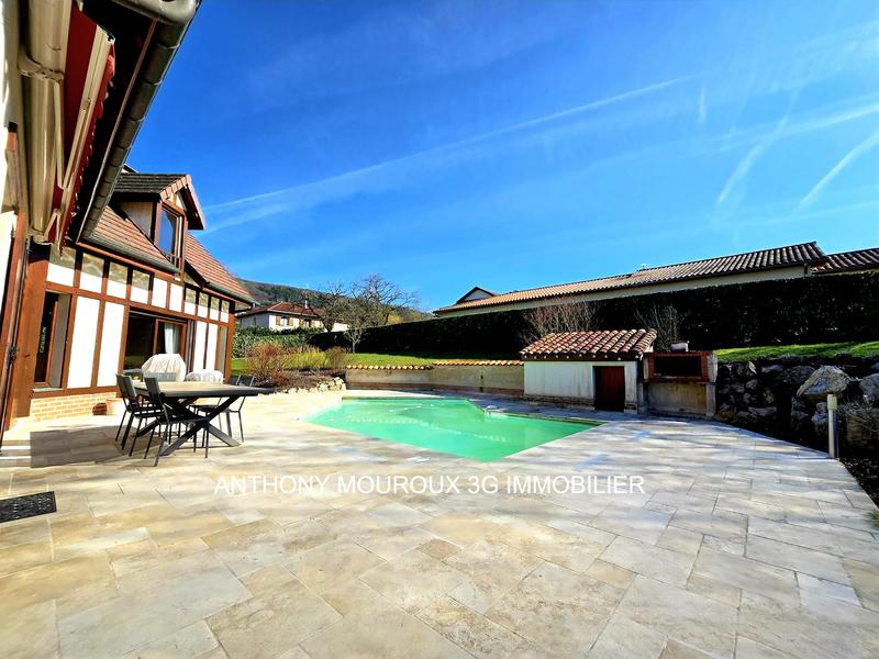 Maison - 248 m² - 7 pièces