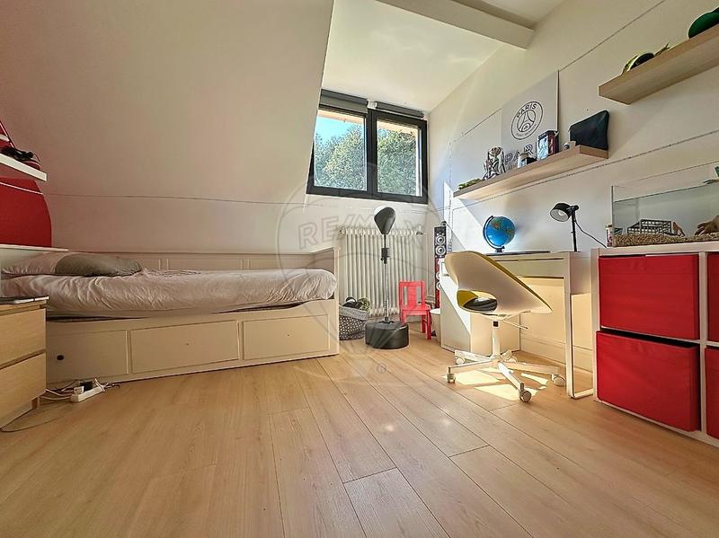 Maison - 175 m² - 8 pièces