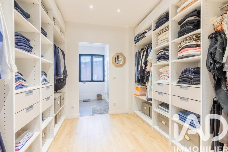 Maison - 200 m² - 7 pièces