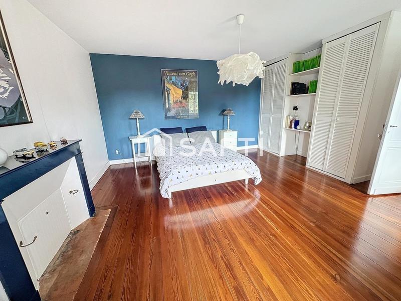 Maison - 225 m² - 8 pièces