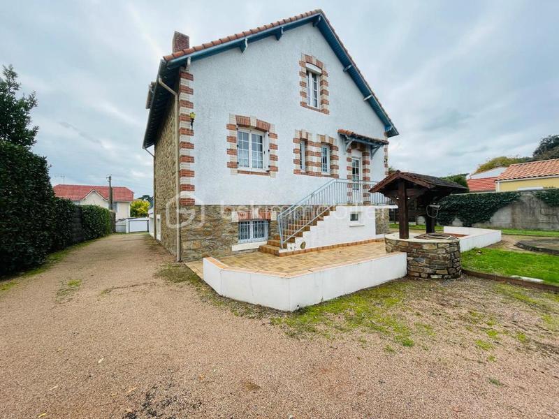 Maison - 184 m² - 6 pièces