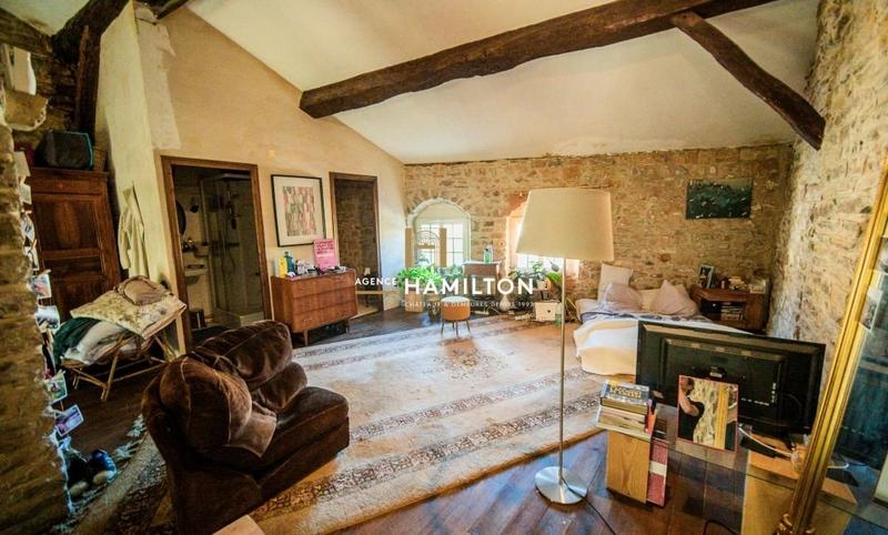 Propriété - 378 m² - 10 pièces