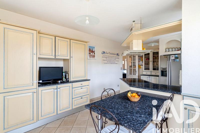 Maison - 217 m² - 8 pièces