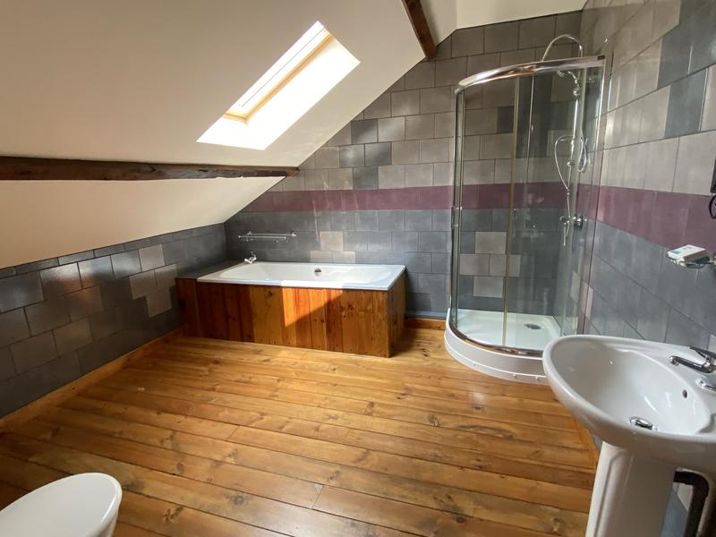 Maison ancienne - 202 m² - 6 pièces