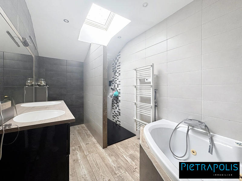 Maison - 115 m² - 5 pièces