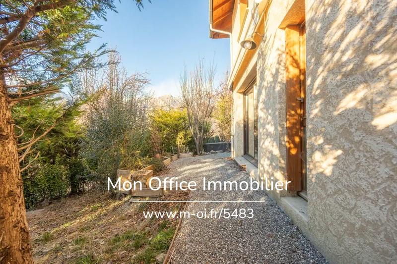 Maison - 99 m² - 4 pièces