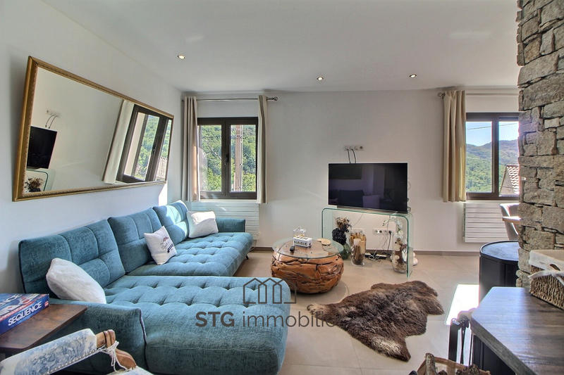 Maison - 185 m² - 5 pièces