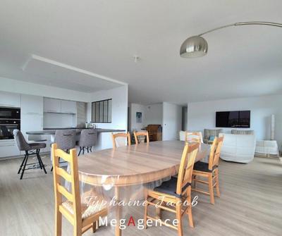 Appartement - 171 m² - 6 pièces