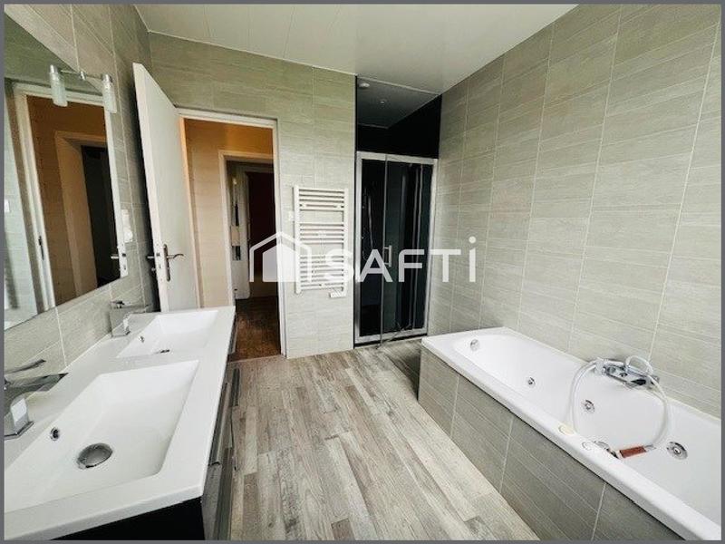 Maison - 189 m² - 10 pièces