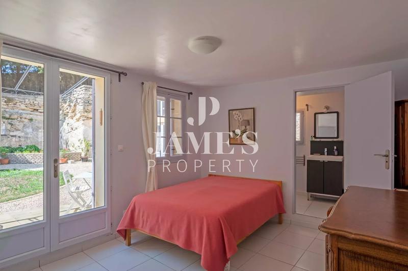 Maison - 255 m² - 7 pièces