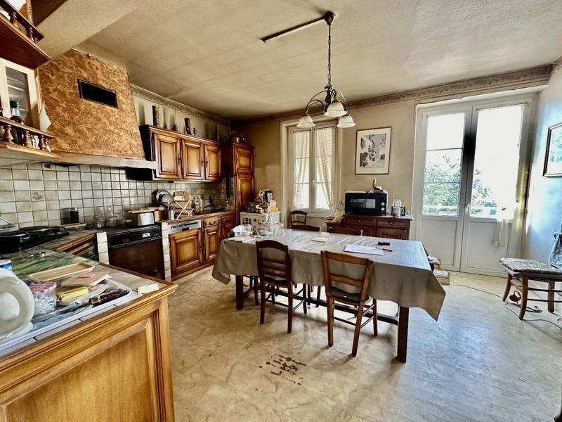 Maison - 224 m² - 13 pièces