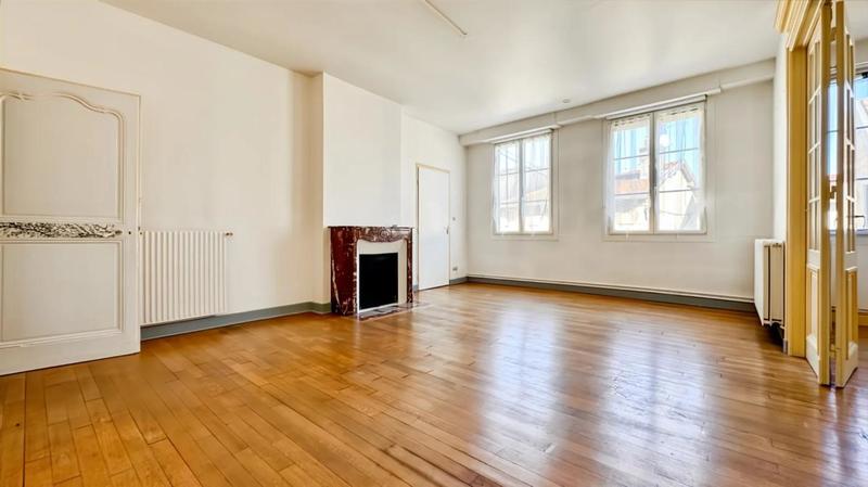 Appartement - 88 m² - 6 pièces