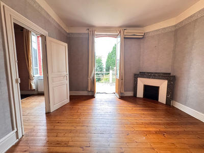 Maison - 208 m² - 8 pièces