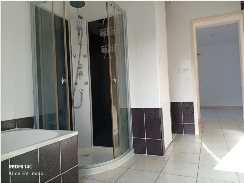 Villa - 136 m² - 6 pièces