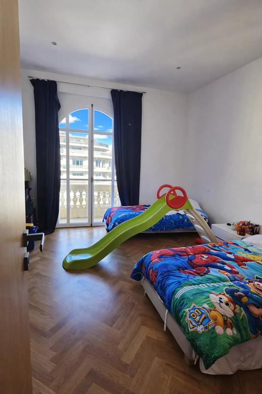 Appartement - 168 m² - 5 pièces