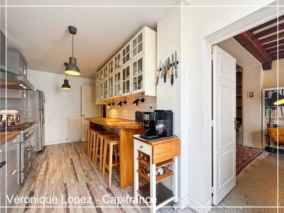 Maison - 252 m² - 10 pièces