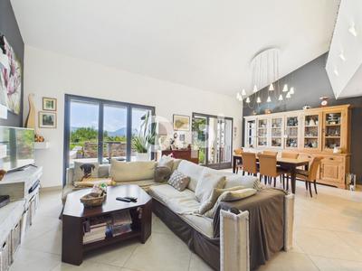 Villa - 178 m² - 6 pièces