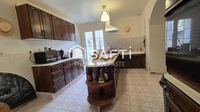 Maison - 175 m² - 9 pièces